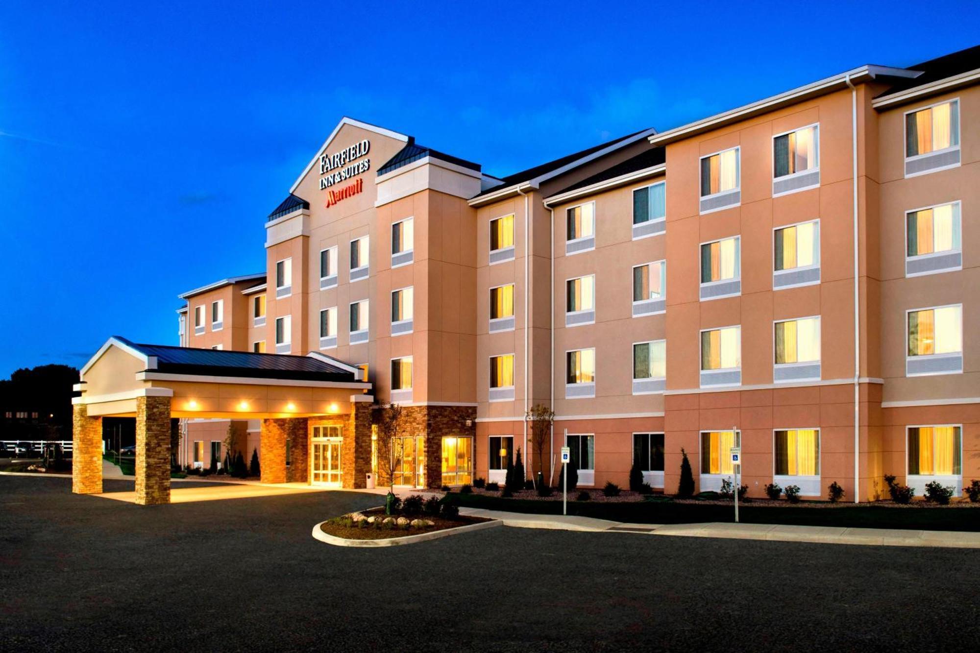 Fairfield Inn & Suites By Marriott Watertown Thousand Islands Exterior photo