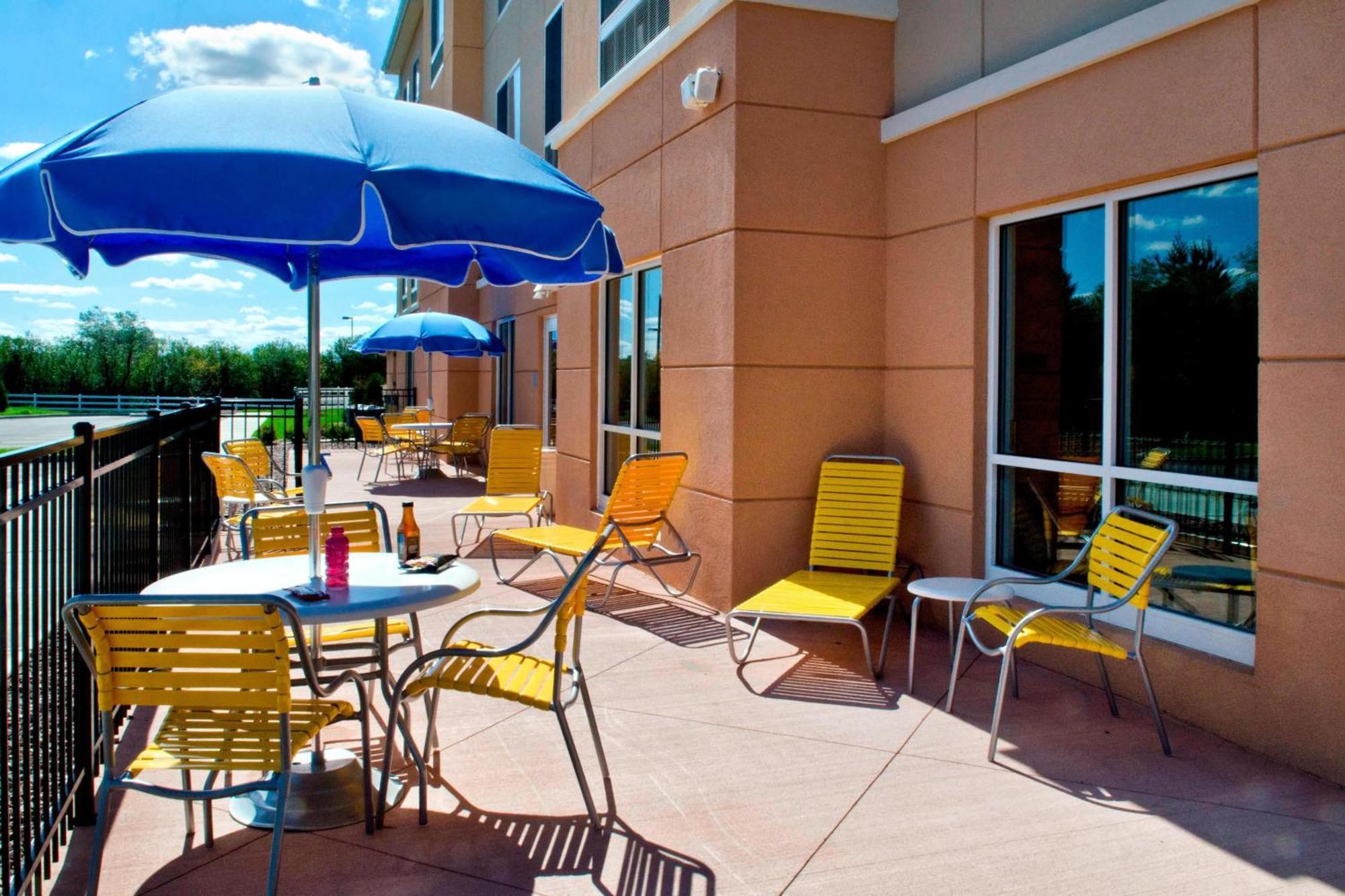 Fairfield Inn & Suites By Marriott Watertown Thousand Islands Exterior photo